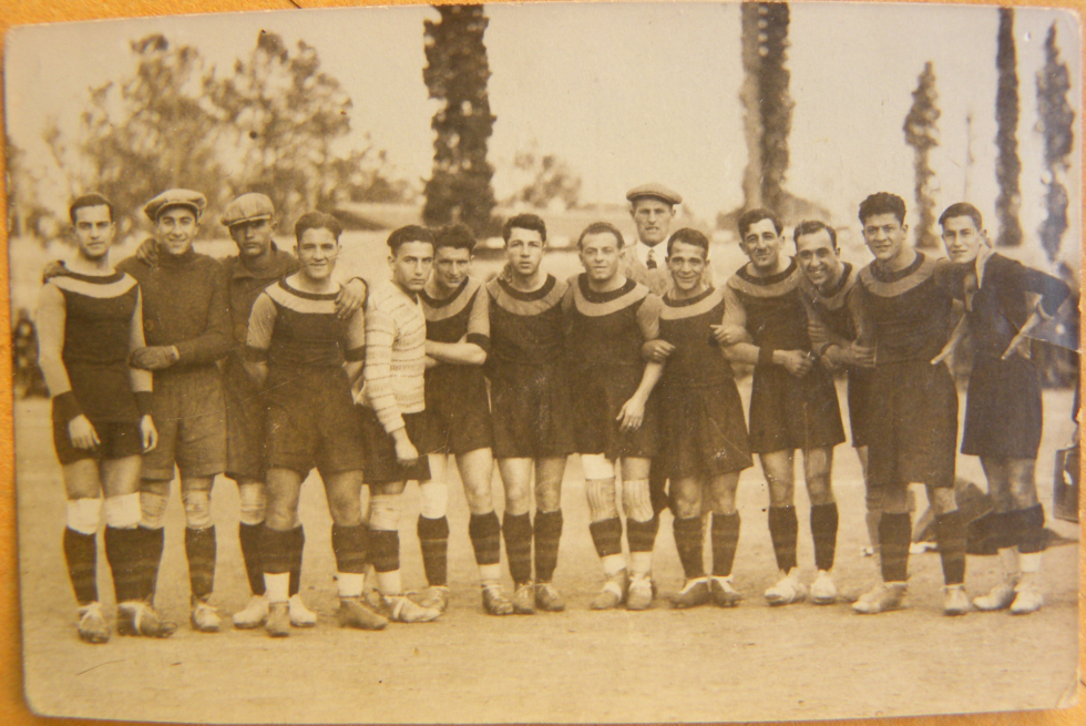 Η ποδοσφαιρική ομάδα της ΑΕΚ, 1929 (Αρχείο Χριστίνας και Ανδρέα Ντερμιτζάκη)